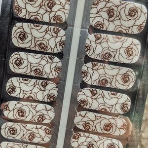 ⭐️💰5 for $20 Nail Wrap - Clear Rose Garden